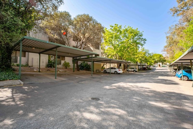 1 Bedroom Property for Sale in Bryanston Gauteng