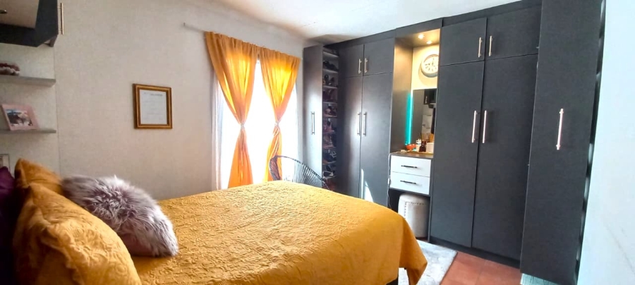 2 Bedroom Property for Sale in Windmill Park Gauteng