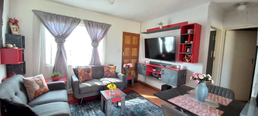 2 Bedroom Property for Sale in Windmill Park Gauteng