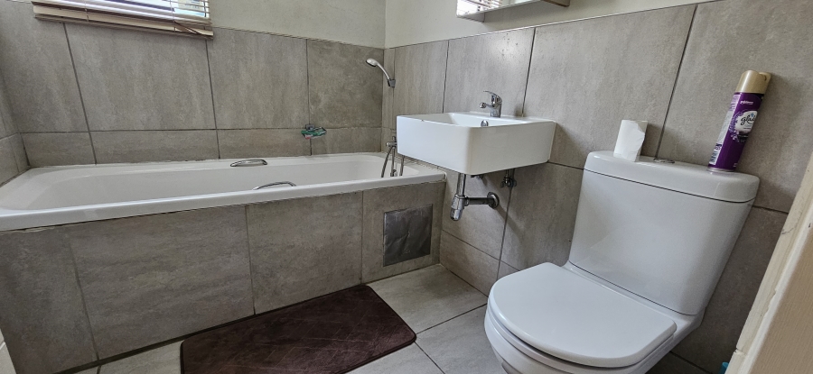 2 Bedroom Property for Sale in South Hills Gauteng