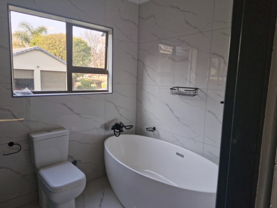 4 Bedroom Property for Sale in Birch Acres Gauteng