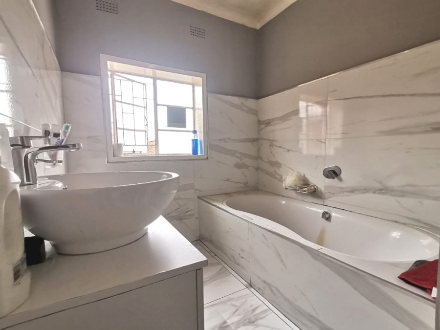 2 Bedroom Property for Sale in Roseacre Gauteng