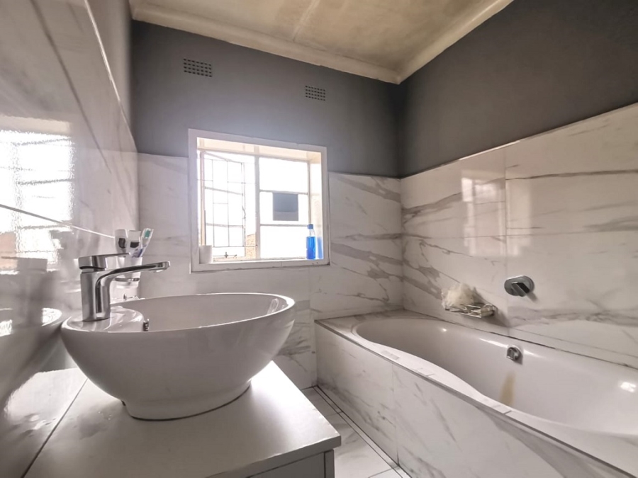 2 Bedroom Property for Sale in Roseacre Gauteng