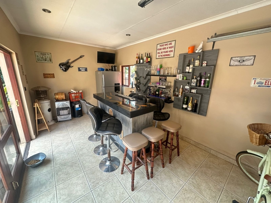 7 Bedroom Property for Sale in Midstream Estate Gauteng