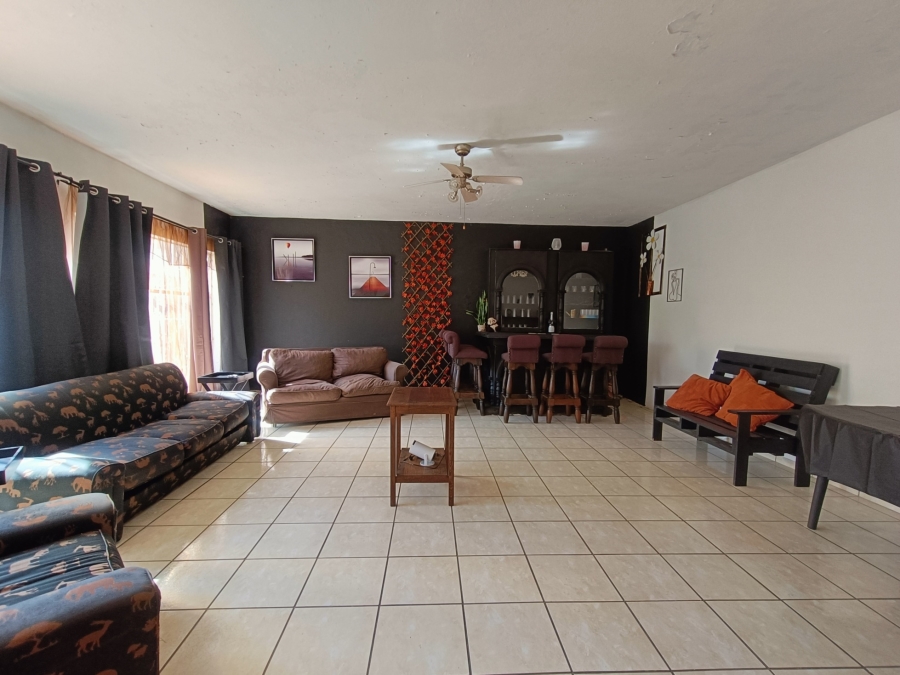 4 Bedroom Property for Sale in Glenanda Gauteng