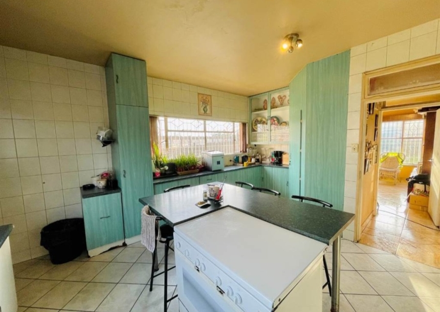 4 Bedroom Property for Sale in Glenanda Gauteng