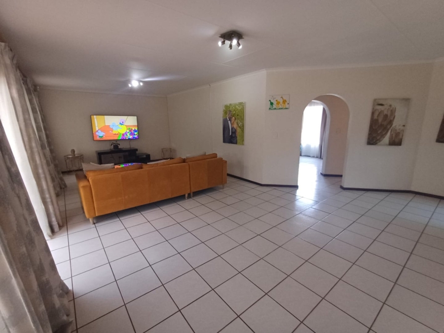 3 Bedroom Property for Sale in Kloofendal Gauteng
