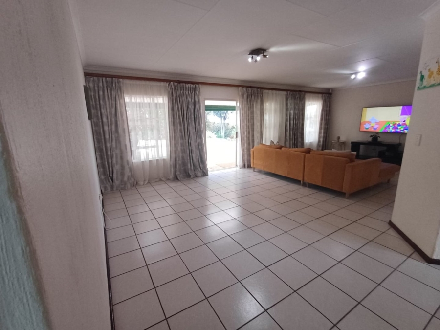 3 Bedroom Property for Sale in Kloofendal Gauteng