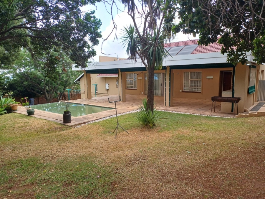 3 Bedroom Property for Sale in Kloofendal Gauteng