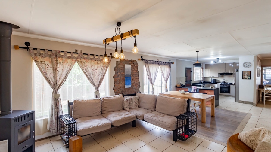 3 Bedroom Property for Sale in Verwoerdpark Gauteng