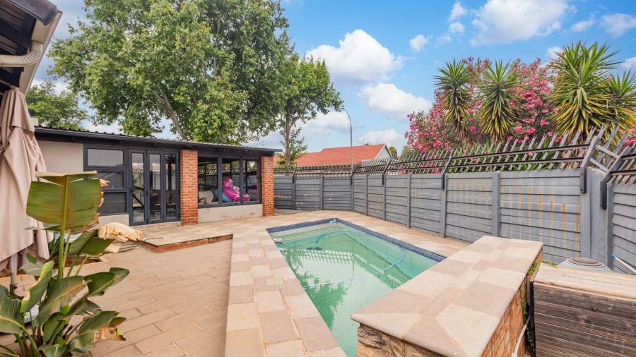 3 Bedroom Property for Sale in Verwoerdpark Gauteng