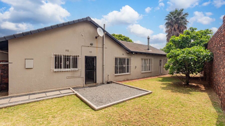 3 Bedroom Property for Sale in Verwoerdpark Gauteng