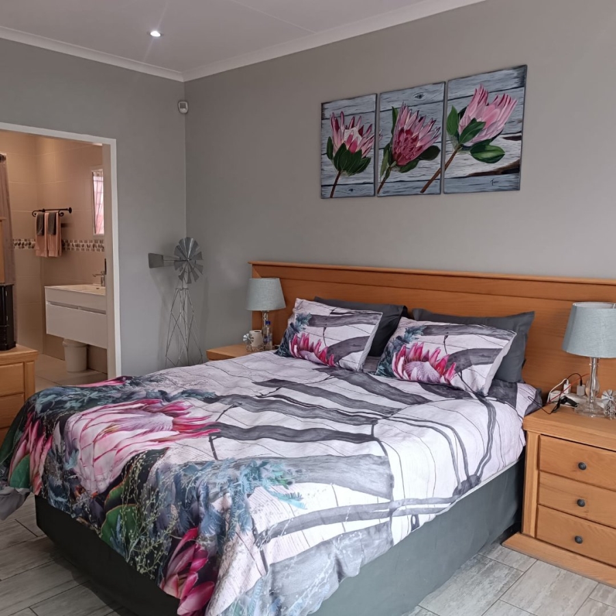 6 Bedroom Property for Sale in Discovery Gauteng