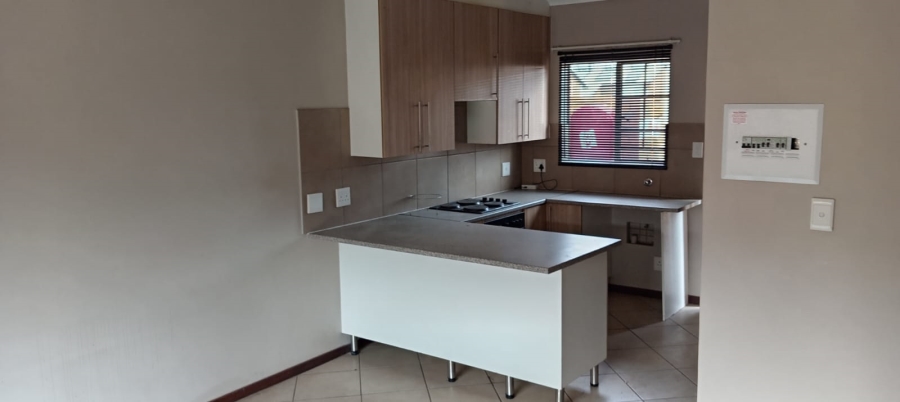 2 Bedroom Property for Sale in Monavoni Gauteng