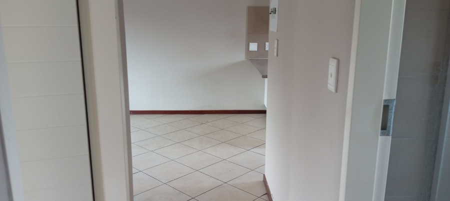 2 Bedroom Property for Sale in Monavoni Gauteng