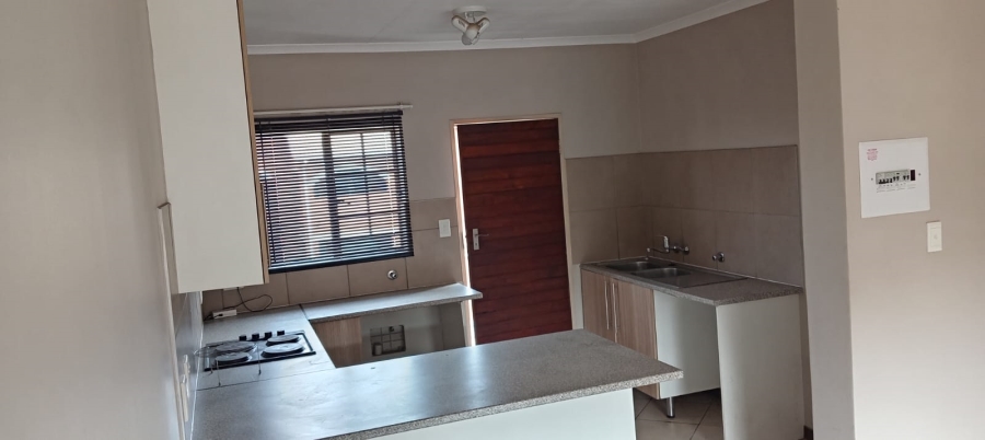 2 Bedroom Property for Sale in Monavoni Gauteng