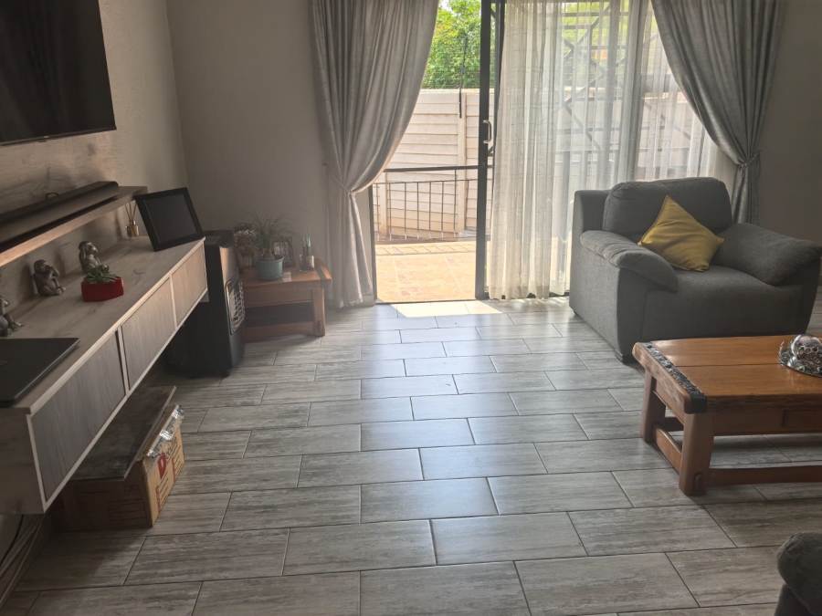 6 Bedroom Property for Sale in Discovery Gauteng