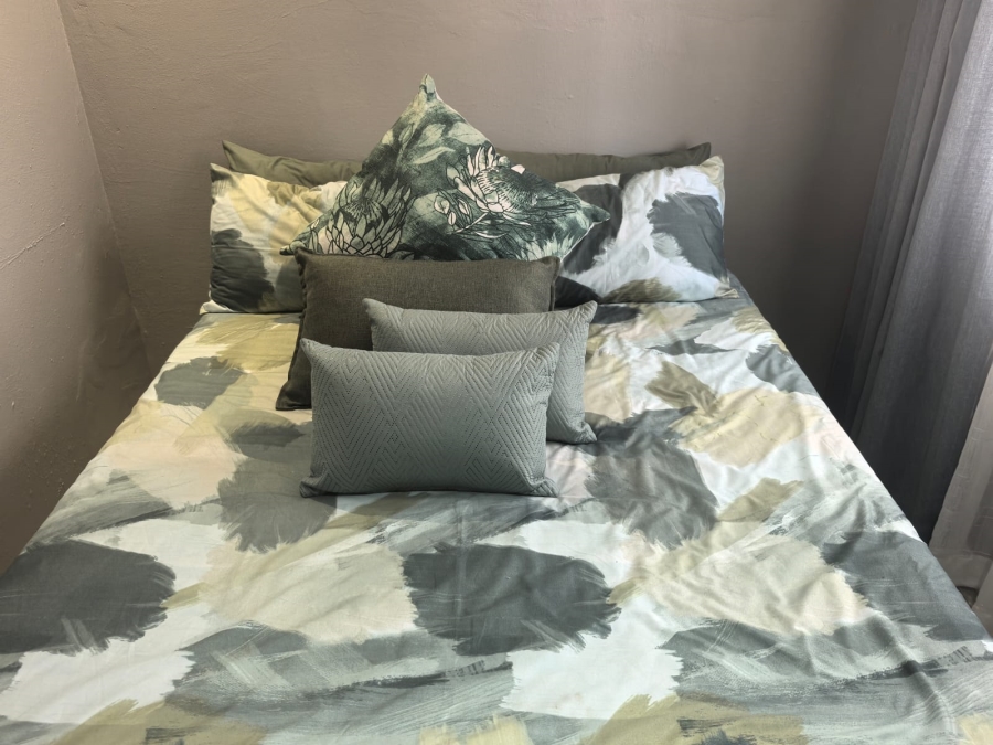 6 Bedroom Property for Sale in Discovery Gauteng