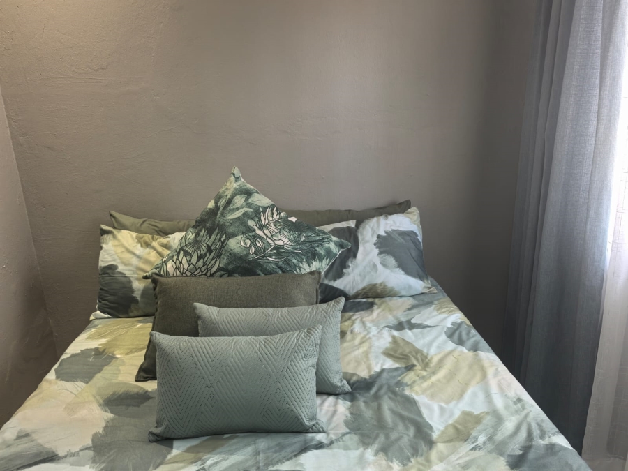 6 Bedroom Property for Sale in Discovery Gauteng