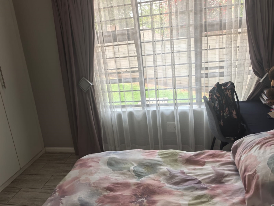 6 Bedroom Property for Sale in Discovery Gauteng