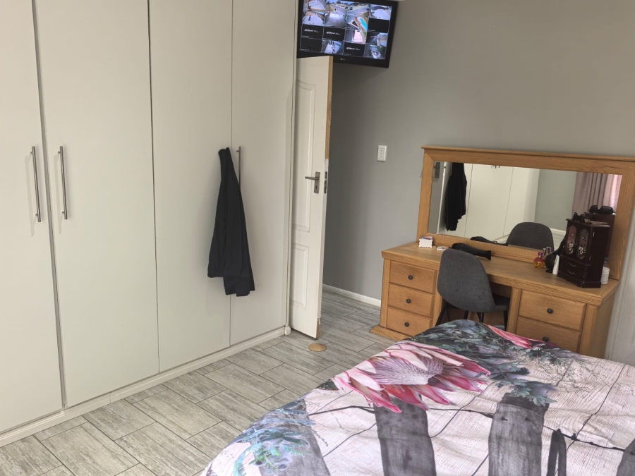 6 Bedroom Property for Sale in Discovery Gauteng