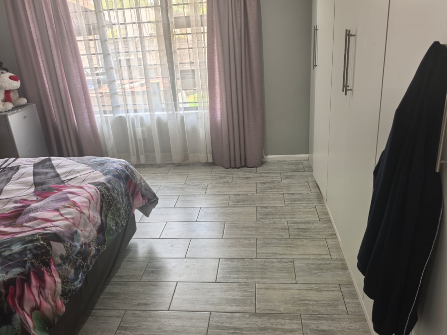 6 Bedroom Property for Sale in Discovery Gauteng