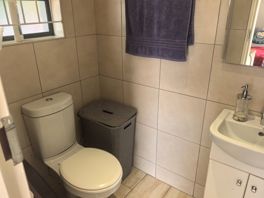 6 Bedroom Property for Sale in Discovery Gauteng