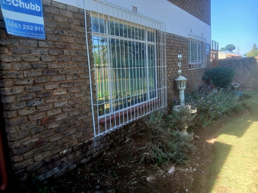 2 Bedroom Property for Sale in Randfontein Central Gauteng