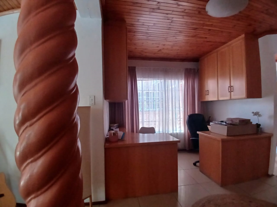 4 Bedroom Property for Sale in Greenhills Gauteng