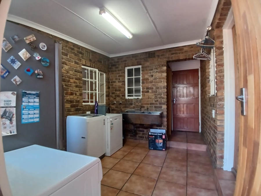 4 Bedroom Property for Sale in Greenhills Gauteng