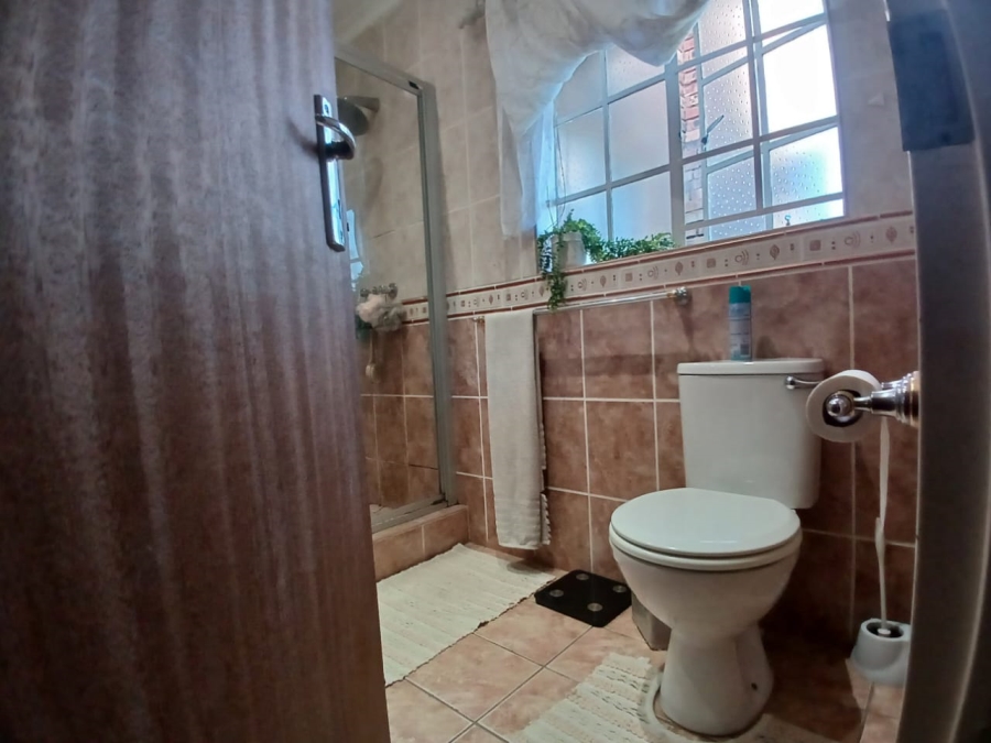 4 Bedroom Property for Sale in Greenhills Gauteng
