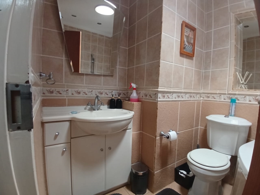 4 Bedroom Property for Sale in Greenhills Gauteng