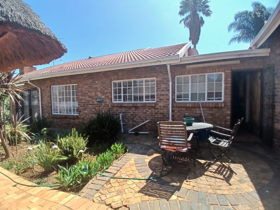 4 Bedroom Property for Sale in Greenhills Gauteng