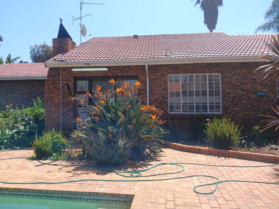 4 Bedroom Property for Sale in Greenhills Gauteng