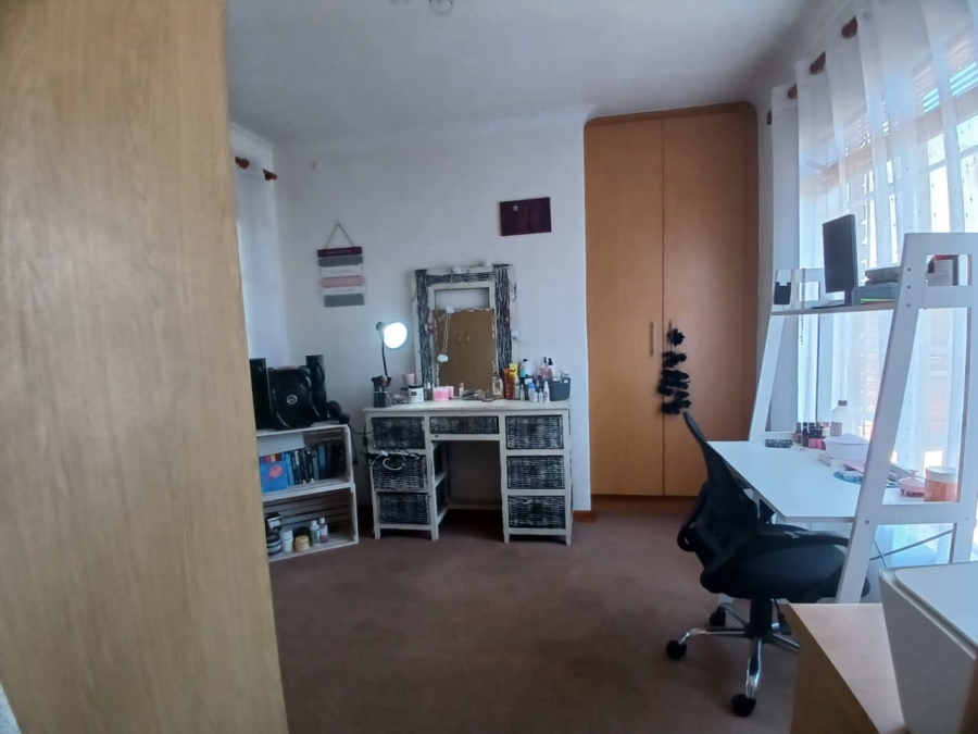 4 Bedroom Property for Sale in Greenhills Gauteng