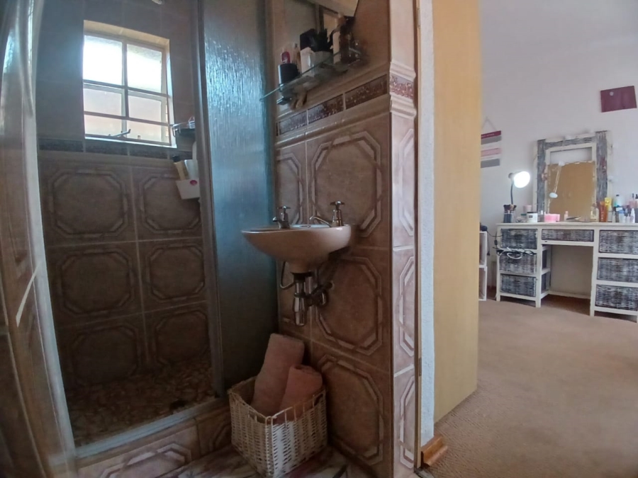 4 Bedroom Property for Sale in Greenhills Gauteng