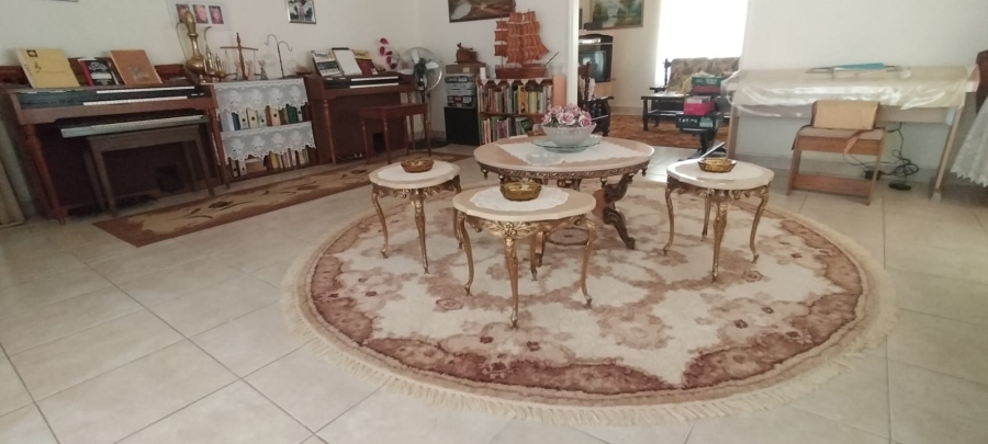 4 Bedroom Property for Sale in Dwarskloof Gauteng