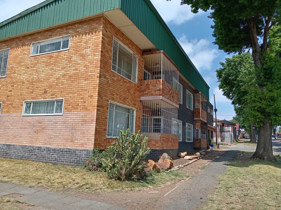 To Let 3 Bedroom Property for Rent in Turffontein Gauteng