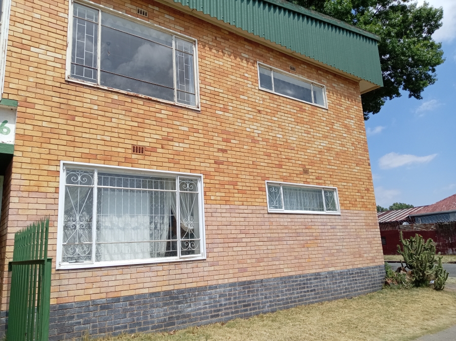 To Let 3 Bedroom Property for Rent in Turffontein Gauteng