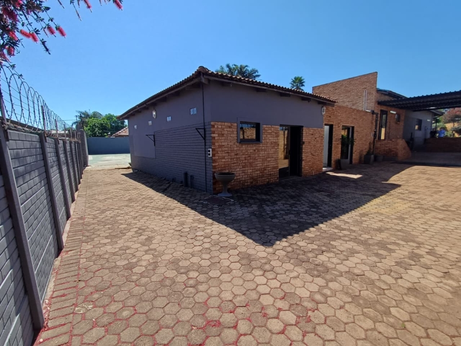 4 Bedroom Property for Sale in Monument Gauteng
