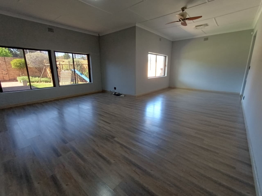 4 Bedroom Property for Sale in Monument Gauteng