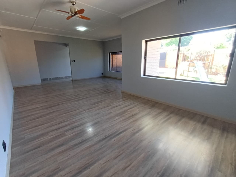 4 Bedroom Property for Sale in Monument Gauteng
