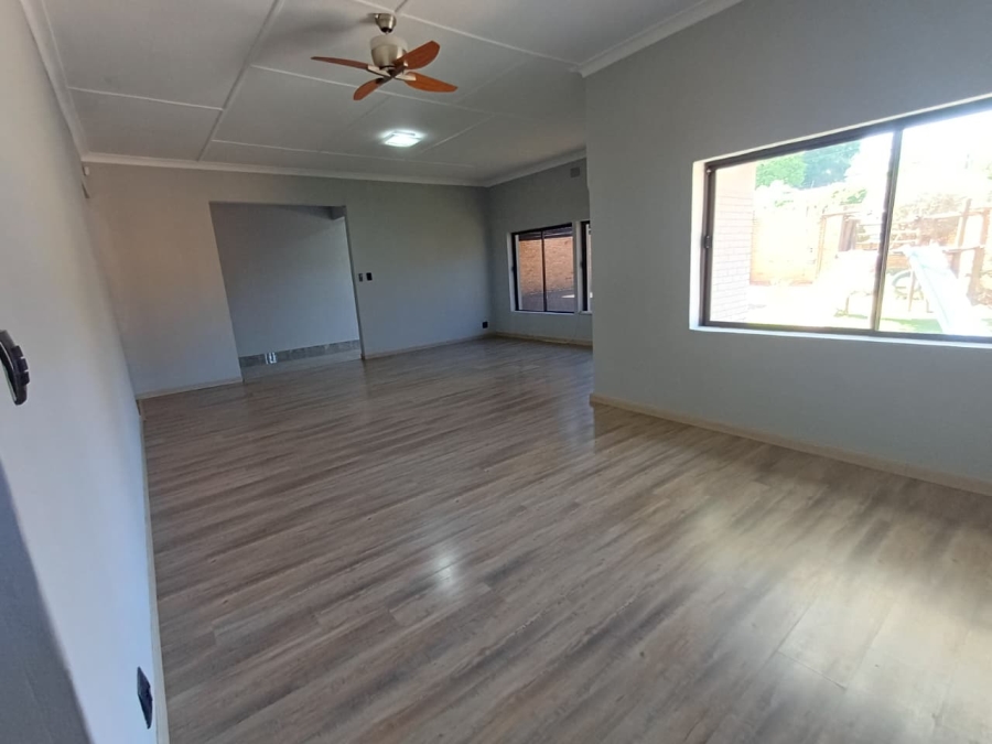 4 Bedroom Property for Sale in Monument Gauteng