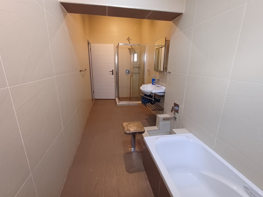 4 Bedroom Property for Sale in Monument Gauteng