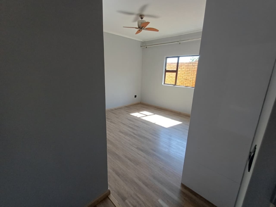 4 Bedroom Property for Sale in Monument Gauteng