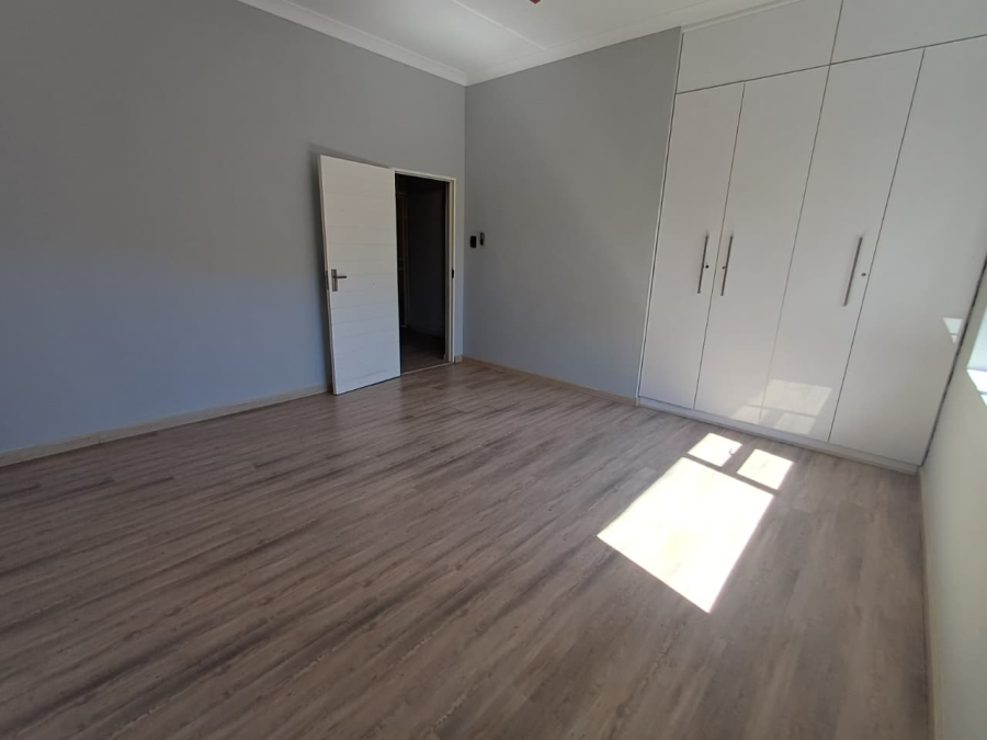 4 Bedroom Property for Sale in Monument Gauteng