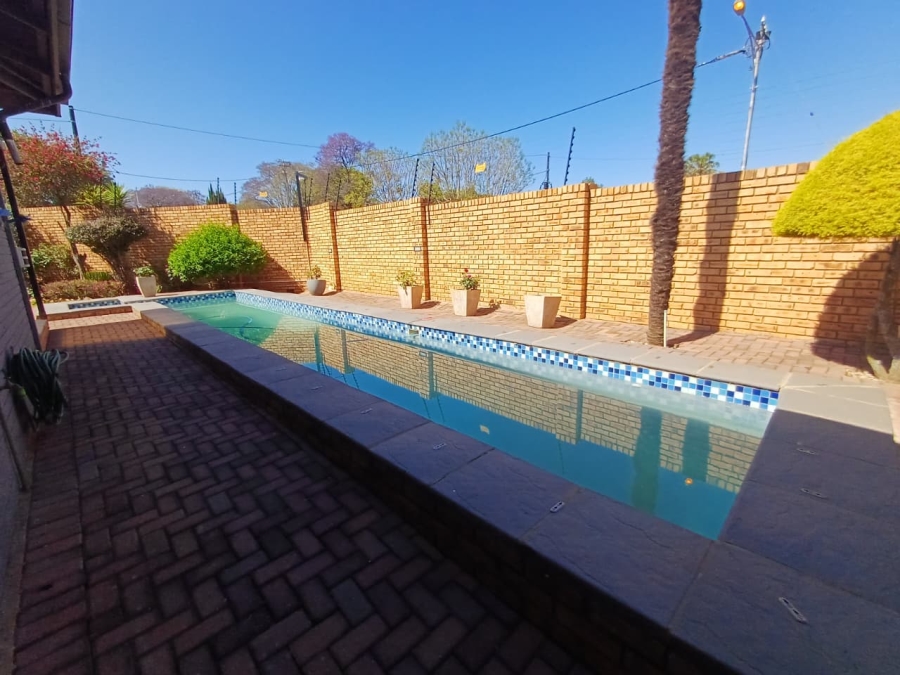 4 Bedroom Property for Sale in Monument Gauteng