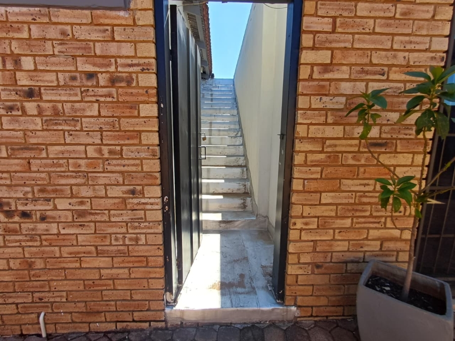 4 Bedroom Property for Sale in Monument Gauteng
