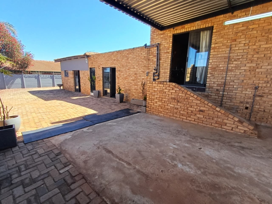 4 Bedroom Property for Sale in Monument Gauteng