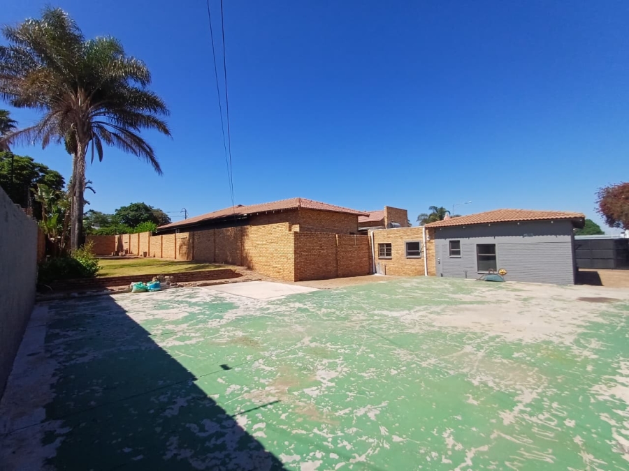 4 Bedroom Property for Sale in Monument Gauteng